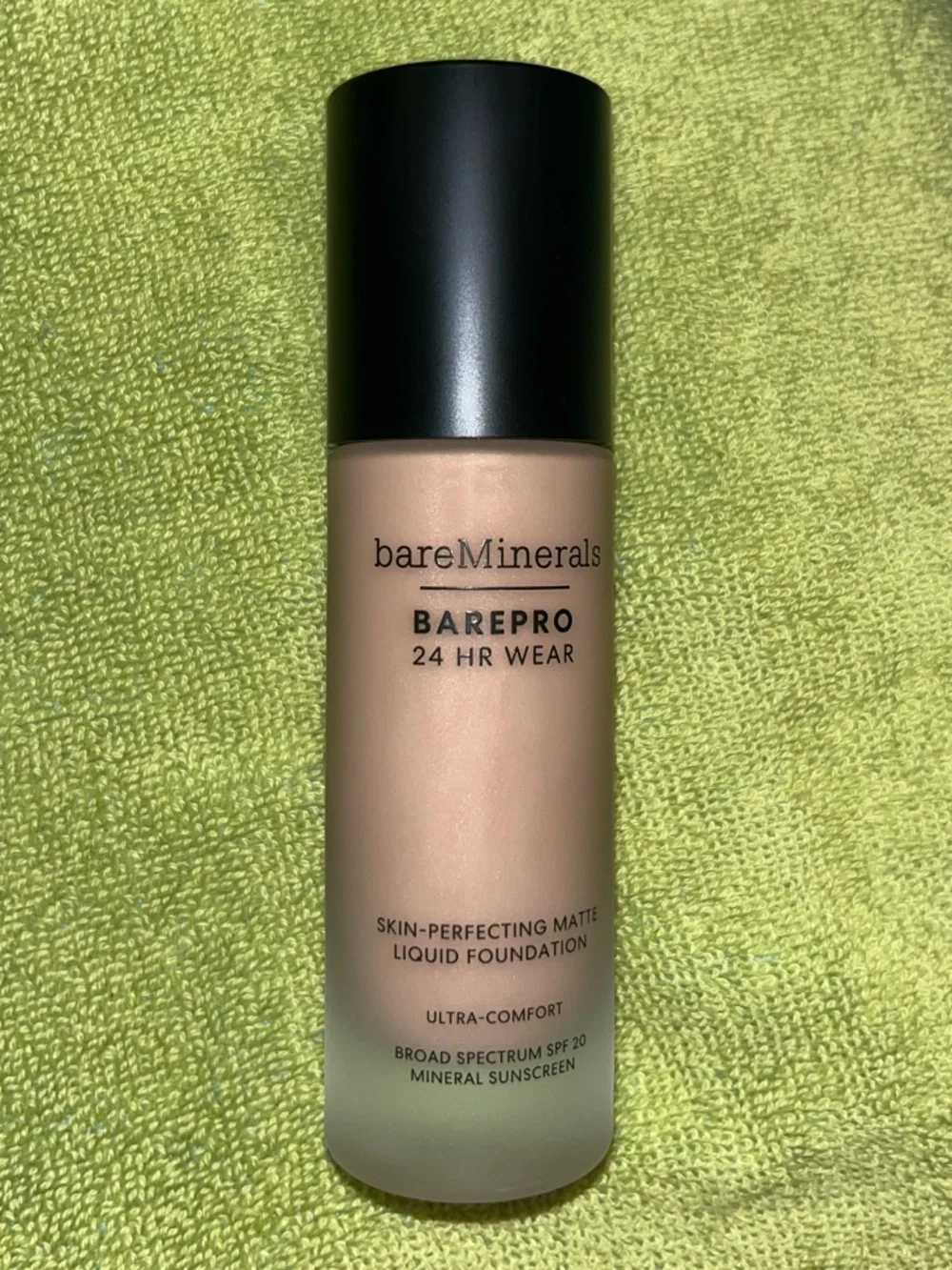 bareMinerals Black BarePro Skin-Perfecting Matte Liquid Foundation Box